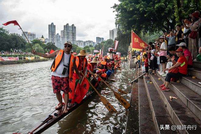 龙舟翻2条翻船原因离谱这下要被嘲笑了CQ9电子网站猎德村的船翻了！3条新(图7)