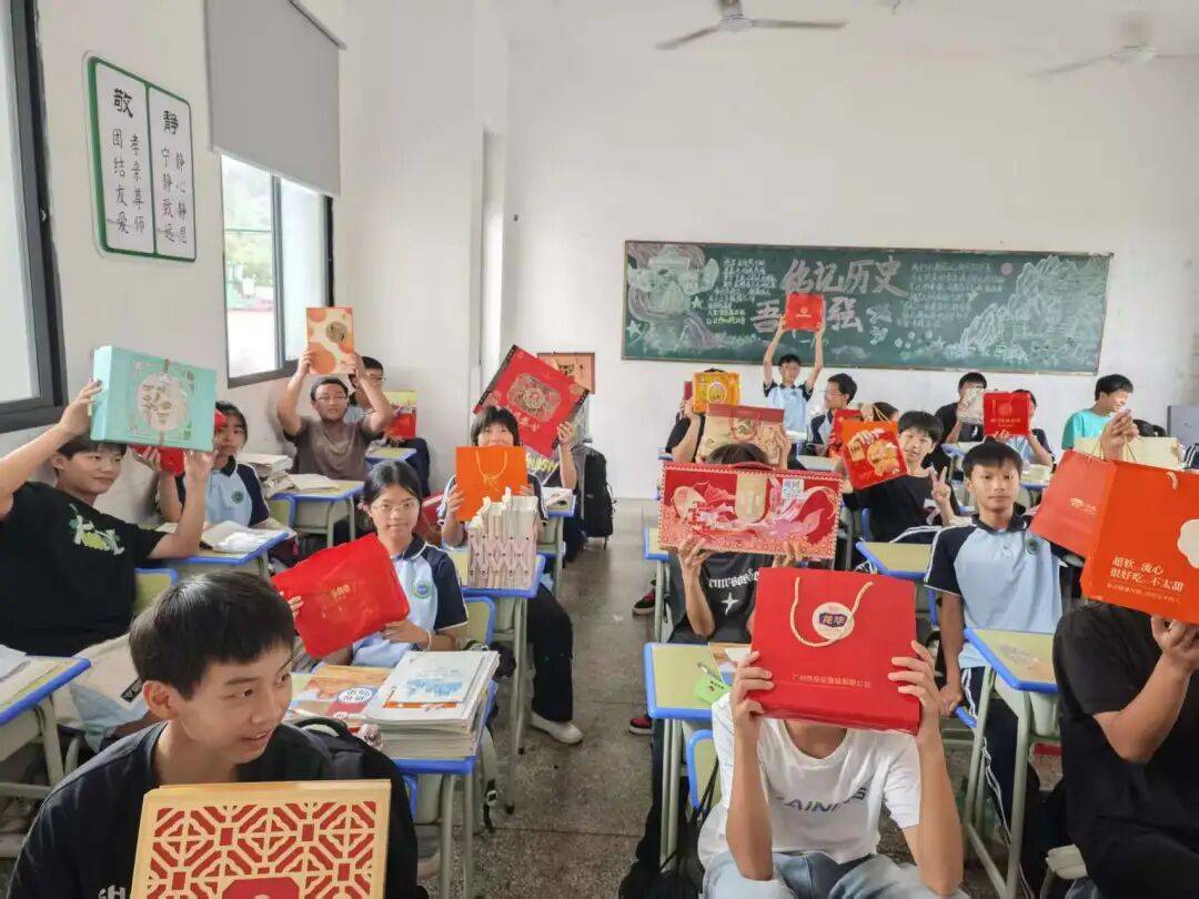 研与家校共育守护学子成长CQ9传奇电子深耕教育教(图4) 研与家校共育守护学子成长CQ9传奇电子深耕教育教(图4)